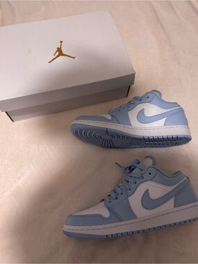 Nike Air Jordan 1 Low - White and Light Blue/University Blue